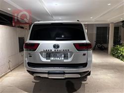 تۆیۆتا لاند کروزەر